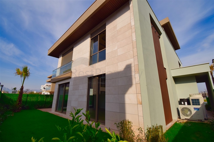 Вилла планировки 4+1 в районе Дошемеалты - Анталия