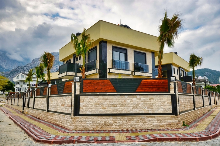 Виллы планировки 4+1 в районе Кемер - Анталия