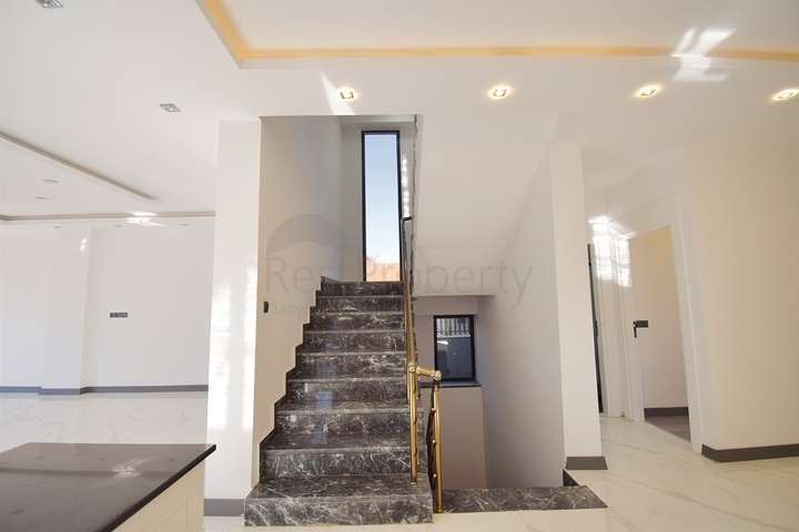 Вилла планировки 5+1 в районе Лара - Анталия