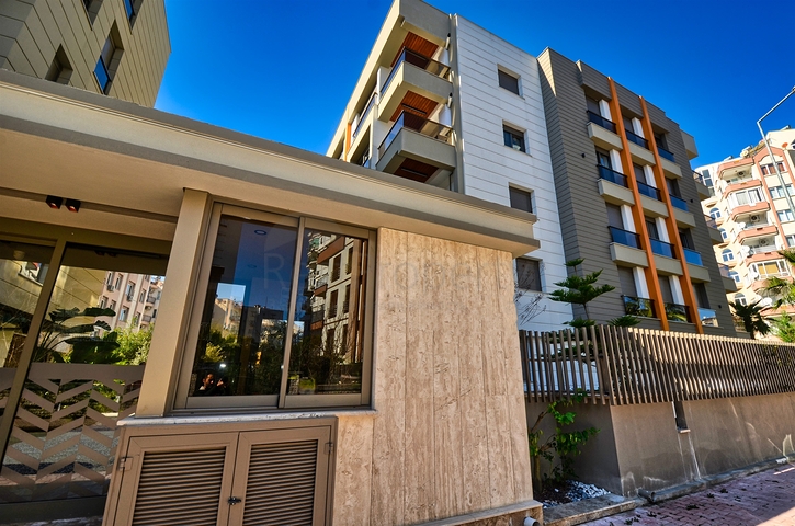 Квартира планировки 2+1 в центре города Анталия