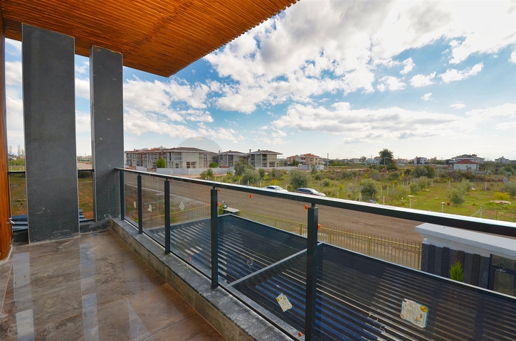 Вилла планировки 7+2 в районе Дошемеалты - Анталия