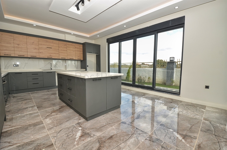 Вилла планировки 7+2 в районе Дошемеалты - Анталия