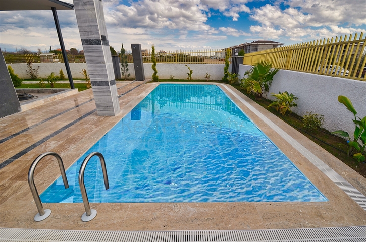 Вилла планировки 7+2 в районе Дошемеалты - Анталия