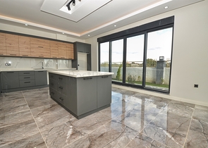 Вилла планировки 7+2 в районе Дошемеалты - Анталия