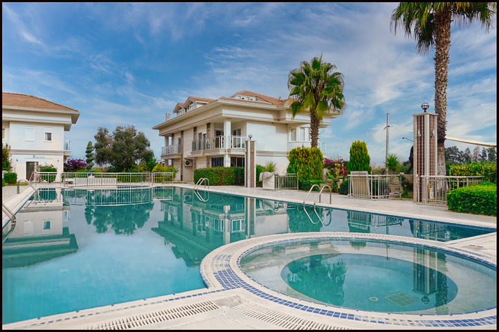 Квартира планировки 4+1 в районе Белек - Анталия 