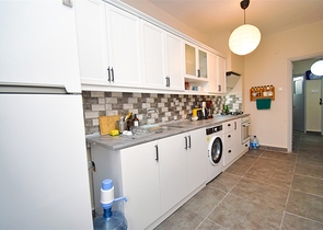 Квартира планировки 2+1 в центре города Анталия 