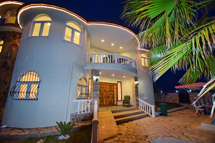 Вилла планировки 8+1 в районе Белек - Анталия 