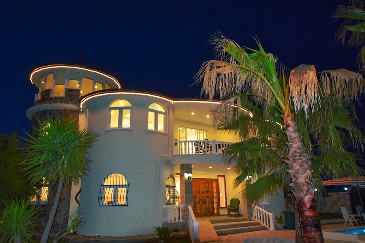 Вилла планировки 8+1 в районе Белек - Анталия 