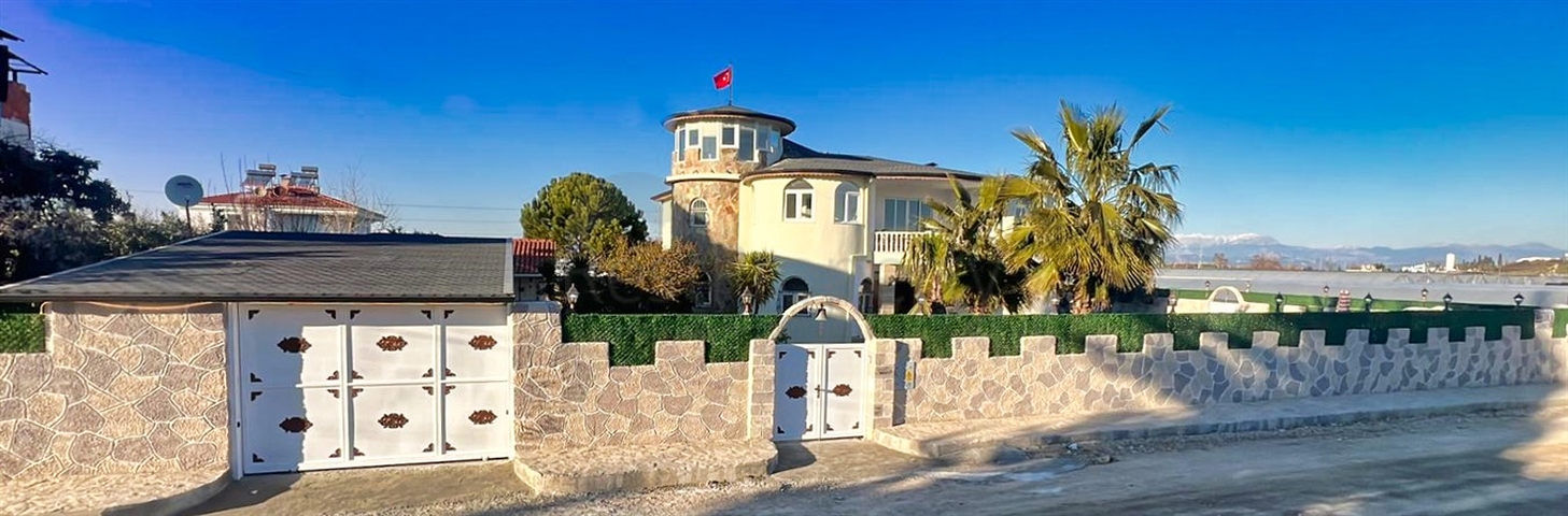 Вилла планировки 8+1 в районе Белек - Анталия 