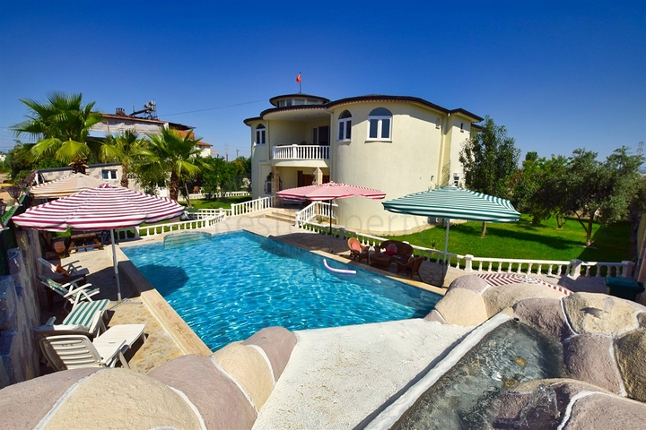 Вилла планировки 8+1 в районе Белек - Анталия 