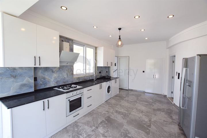 Вилла планировки 8+1 в районе Белек - Анталия 