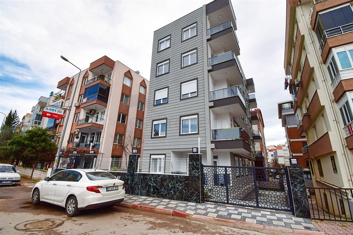 Квартиры планировки 2+1 в центре города Анталия 