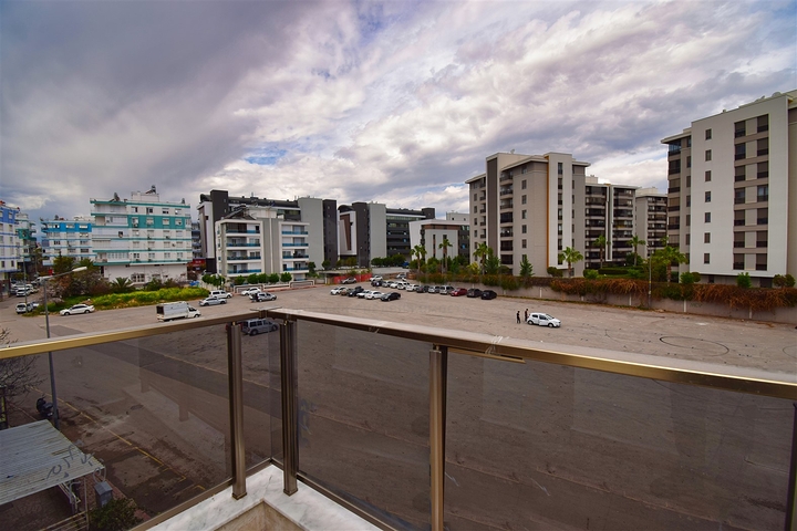 Квартиры планировки 2+1 в центре города Анталия 