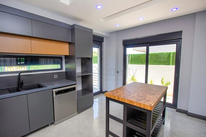 Вилла планировки 5+1 в микрорайоне Гюзельоба - Анталия 