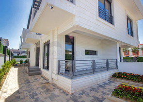 Вилла планировки 5+1 в микрорайоне Гюзельоба - Анталия 