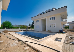 Квартиры планировки 1+1 и 3+1 в районе Кемер - Анталия 