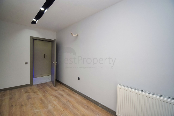 Квартира планировки 3+1 в центре города Анталия 