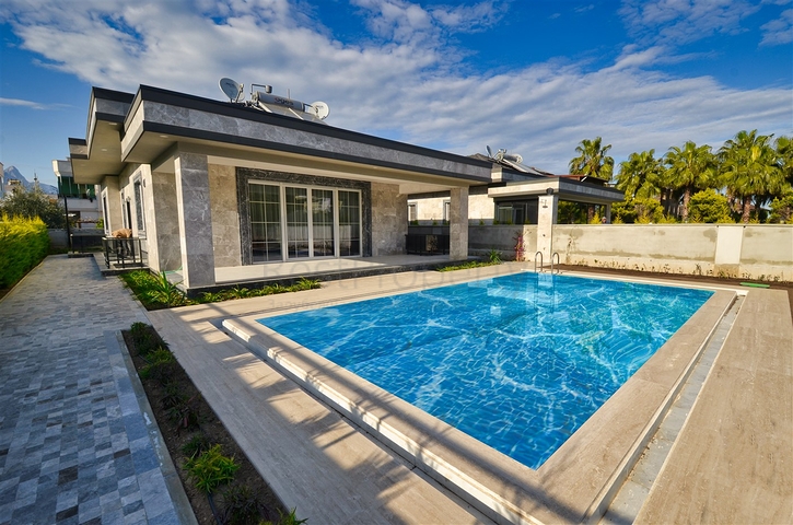 Вилла планировки 6+1 в районе Кемер - Анталия 