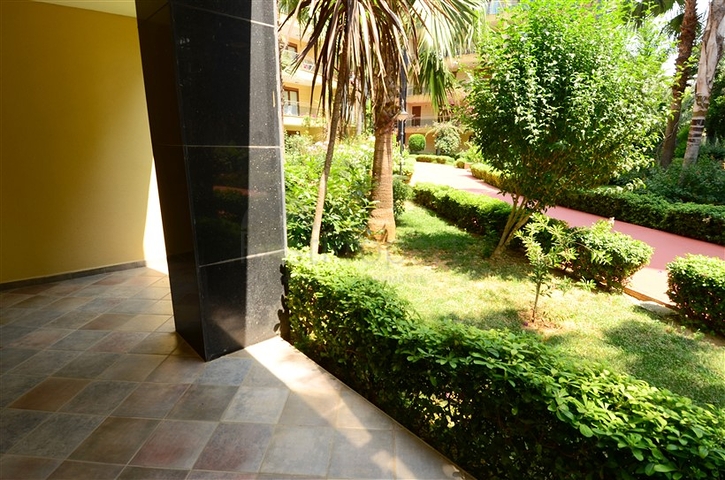 Апартаменты с выходом в сад в комплексе на первой линии