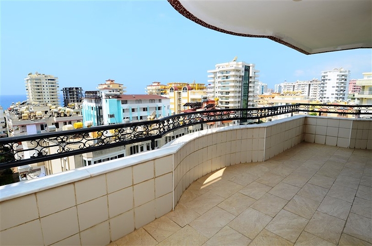 Просторная квартира 3+1  в Махмутларе