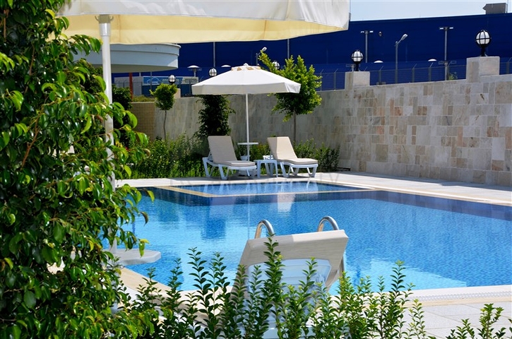 Апартаменты разных планировок в комплексе на берегу реки