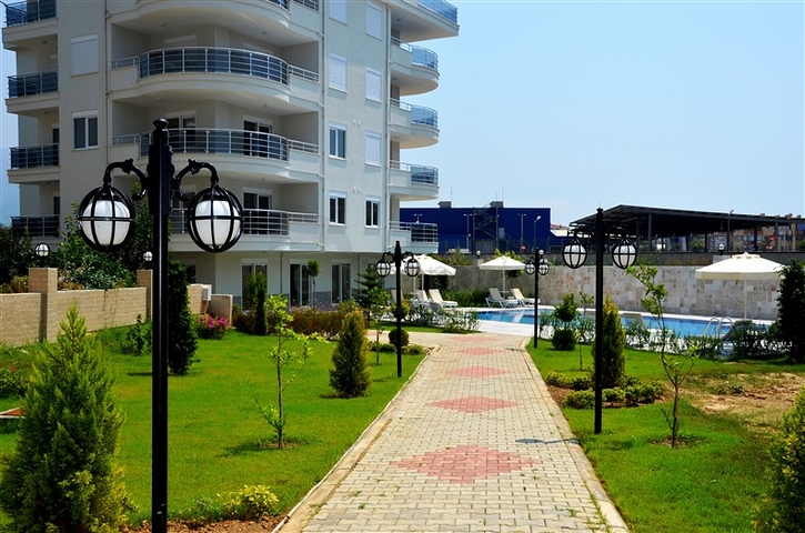 Апартаменты разных планировок в комплексе на берегу реки