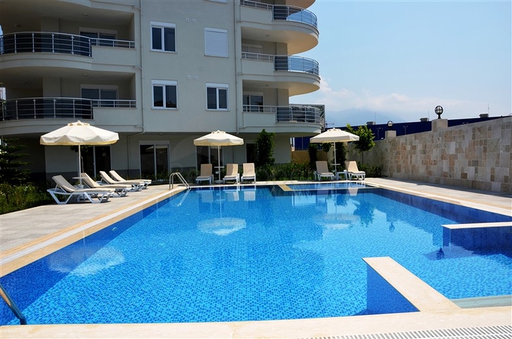 Апартаменты разных планировок в комплексе на берегу реки