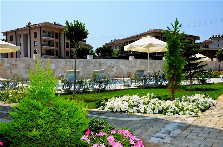 Апартаменты разных планировок в комплексе на берегу реки