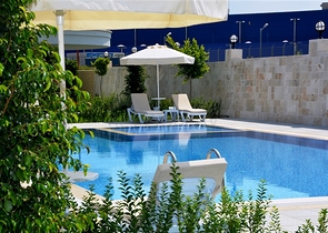 Апартаменты разных планировок в комплексе на берегу реки