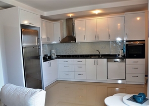 Апартаменты разных планировок в комплексе на берегу реки