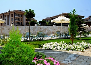 Апартаменты разных планировок в комплексе на берегу реки