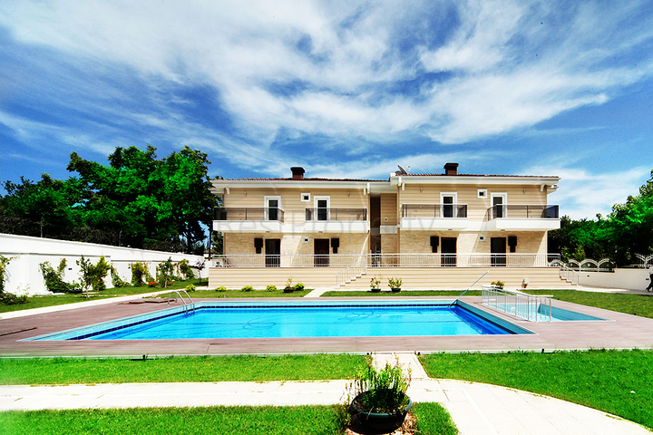 Роскошные виллы 4+1 в Гейнюке Кемере