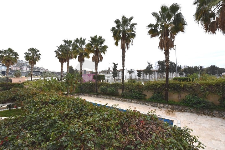 Дуплекс с выходом в сад в комплексе класса люкс