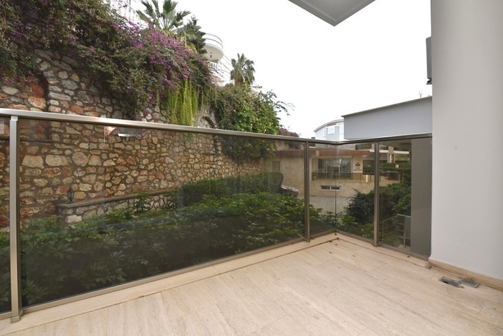 Дуплекс с выходом в сад в комплексе класса люкс