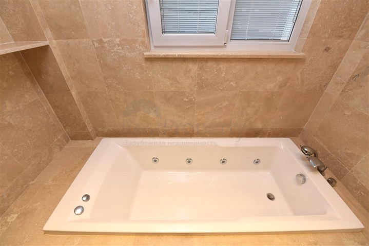 Дуплекс с выходом в сад в комплексе класса люкс