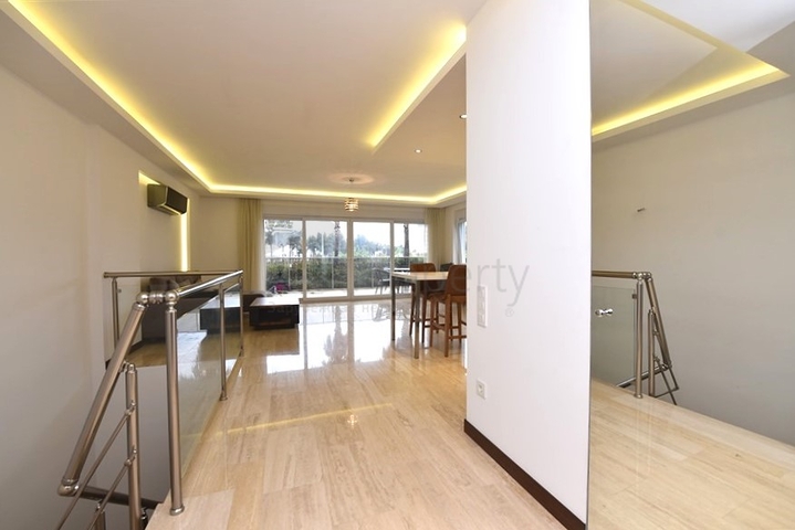 Дуплекс с выходом в сад в комплексе класса люкс