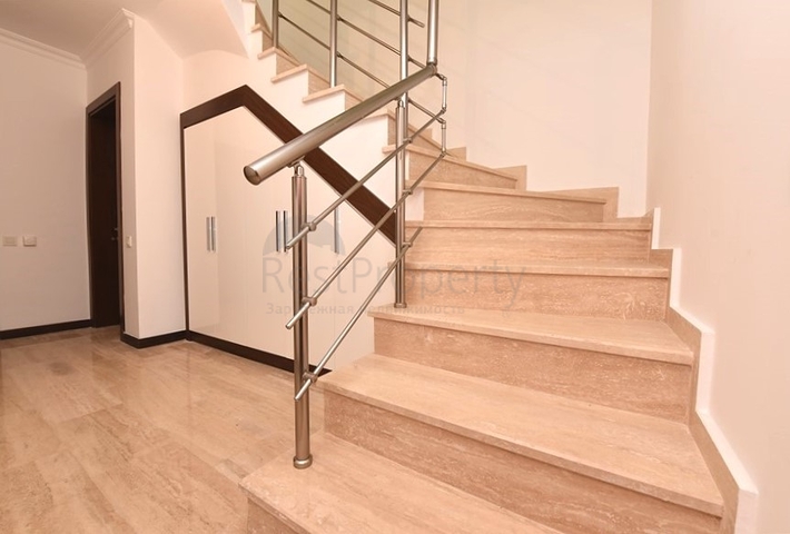 Дуплекс с выходом в сад в комплексе класса люкс