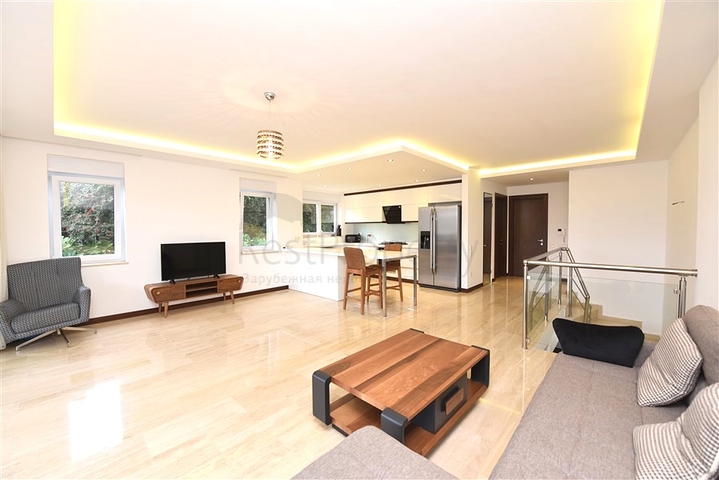 Дуплекс с выходом в сад в комплексе класса люкс