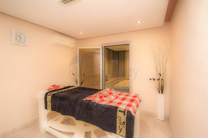 Квартира в комплексе отельного типа в центре Аланьи