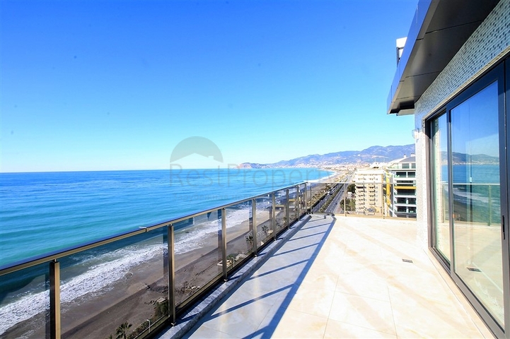 Новый комплекс на первой линии Махмутлара