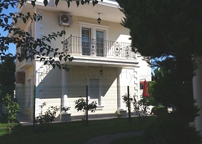 Меблированная вилла 3+1 в Кемере, в районе Чамюва