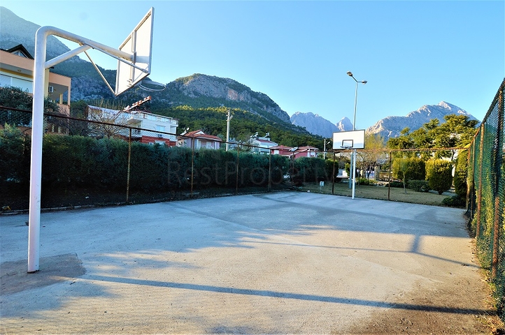 Отдельностоящая вилла 5+1 в Гейнюке