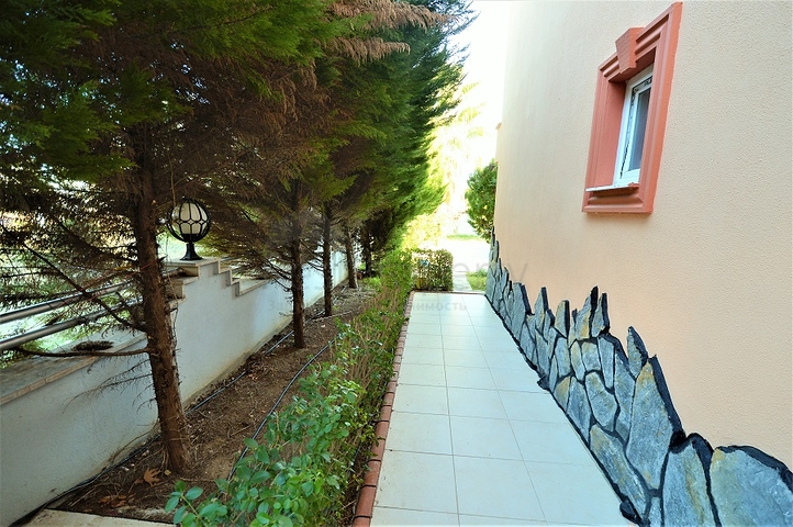 Отдельностоящая вилла 5+1 в Гейнюке