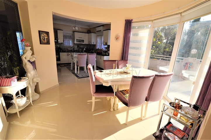 Отдельностоящая вилла 5+1 в Гейнюке