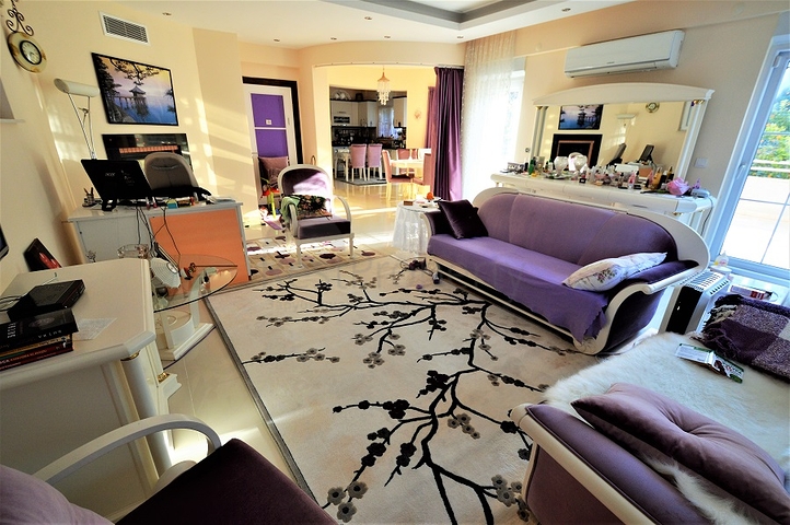 Отдельностоящая вилла 5+1 в Гейнюке