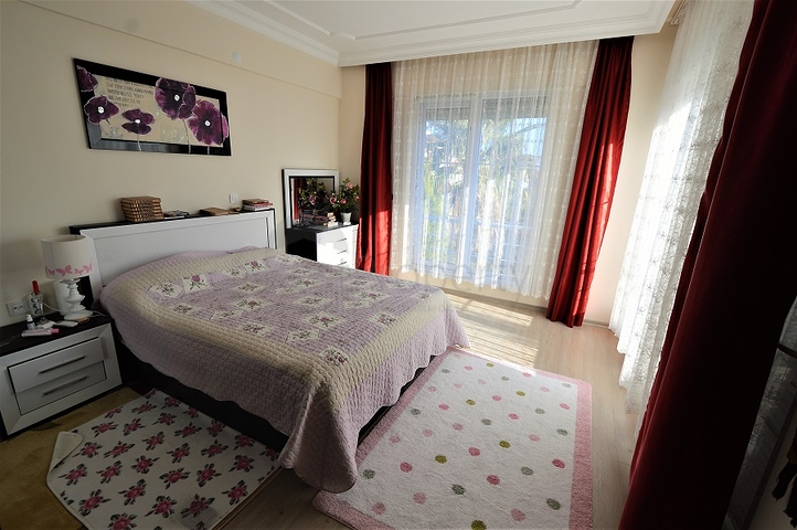 Отдельностоящая вилла 5+1 в Гейнюке