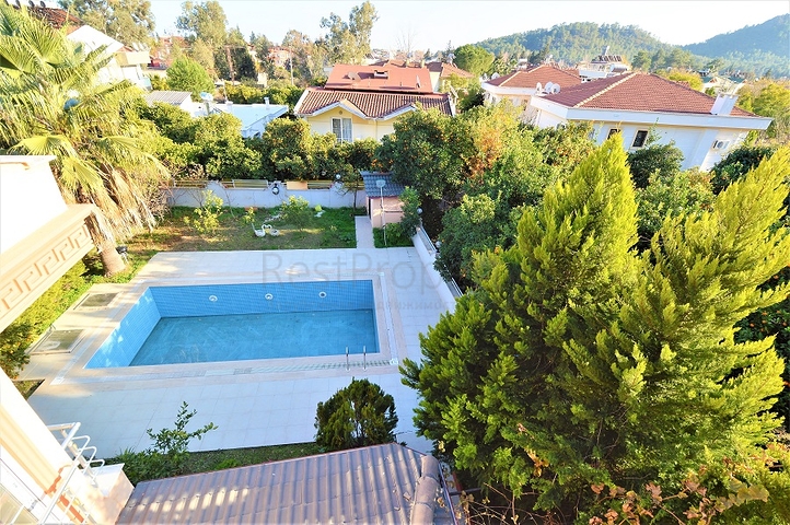 Отдельностоящая вилла 5+1 в Гейнюке