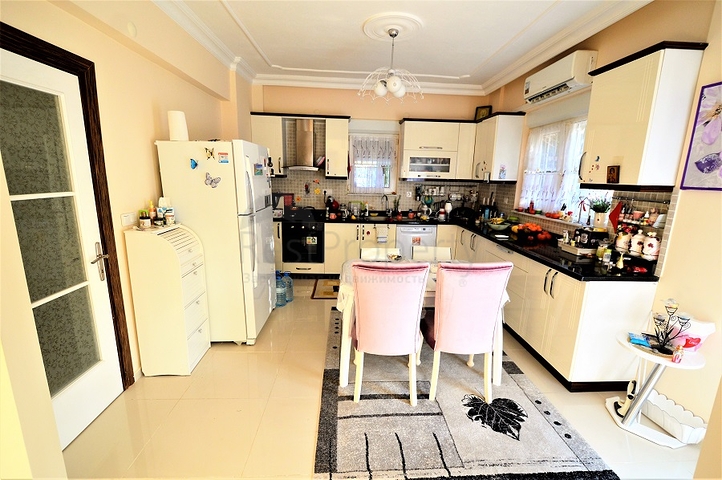 Отдельностоящая вилла 5+1 в Гейнюке