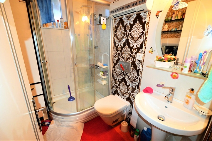 Отдельностоящая вилла 5+1 в Гейнюке