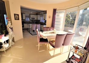 Отдельностоящая вилла 5+1 в Гейнюке